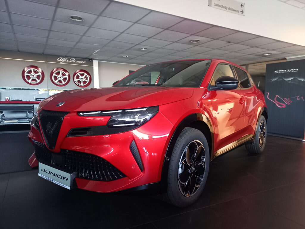 Alfa Romeo Junior Ibrida Pakiet Techno oraz Premium w specjalnej ofercie tylko do 23 grudnia 2024!!