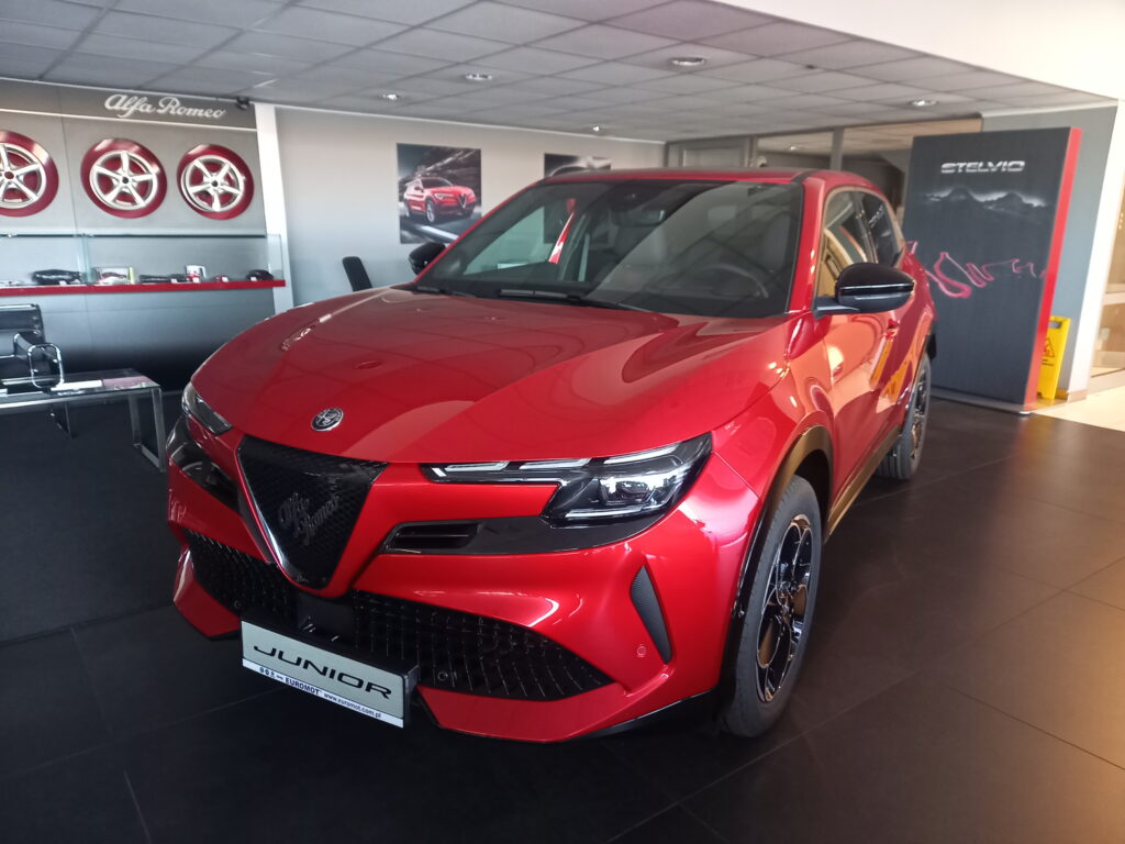 Alfa Romeo Junior Ibrida Pakiet Techno oraz Premium w specjalnej ofercie tylko do 23 grudnia 2024!!